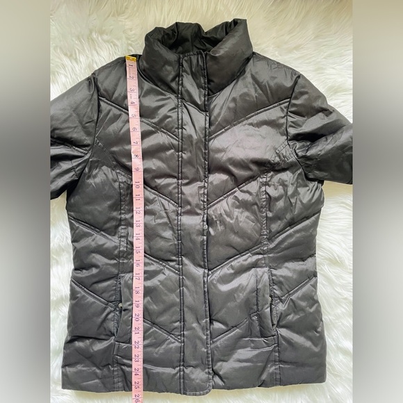 Gap | Women’s Black Medium Lightweight Soft Winter Jacket with Zipper & Buttons - Picture 14 of 16